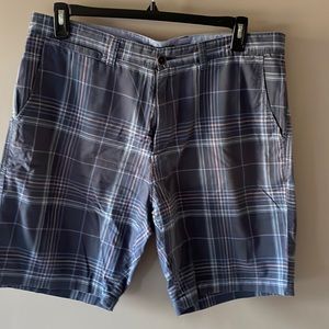 Men’s plaid shorts